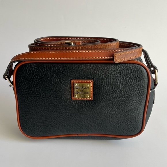 Dooney & Bourke Pebble Grain Leather Camera Crossbody Bag - Black - Picture 1 of 8